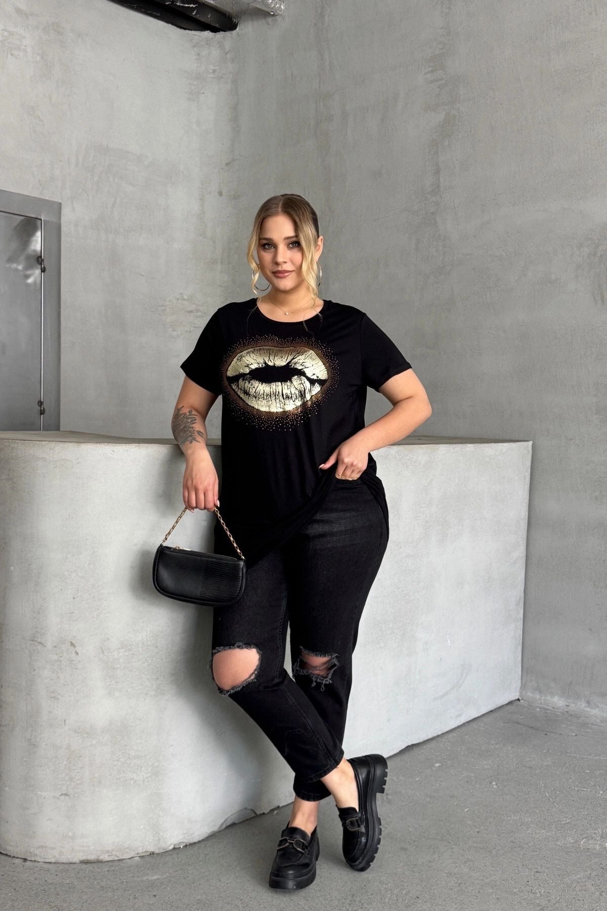 Büyük Beden Kısa Kollu Bisiklet Yaka Taş İşlemeli T-shirt 302264