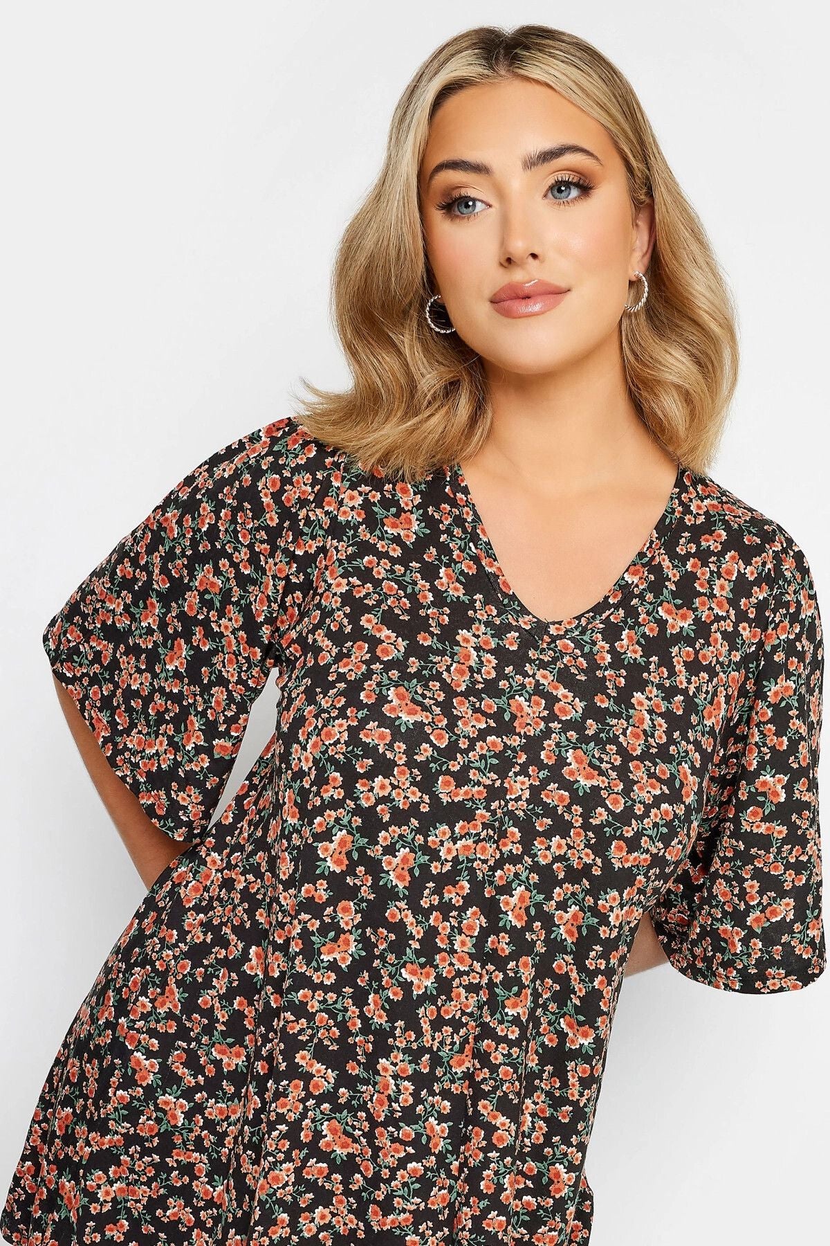 Büyük Beden V Yaka Desenli Asimetrik Kesim Likralı Bluz 321134