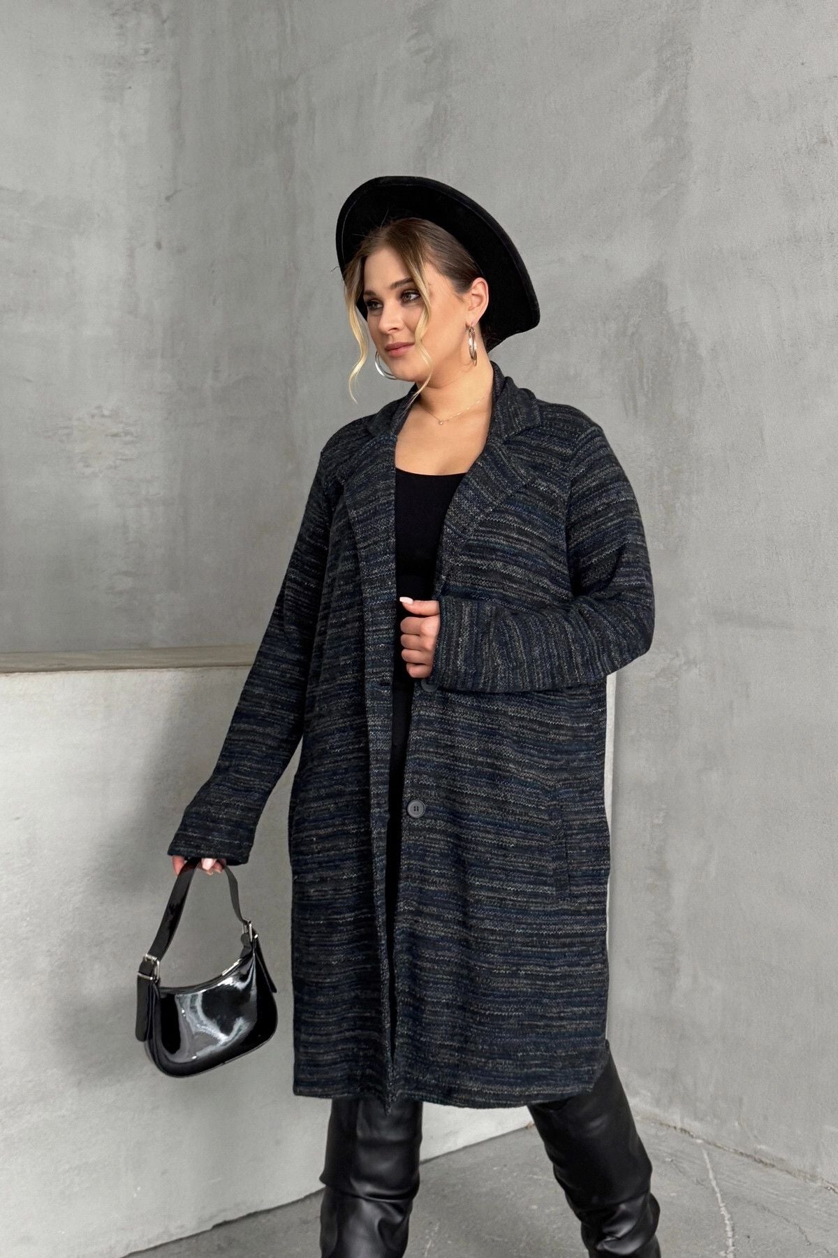 Büyük Beden Uzun Kollu Önü Düğmeli Cepli Uzun İnce Ceket 301800