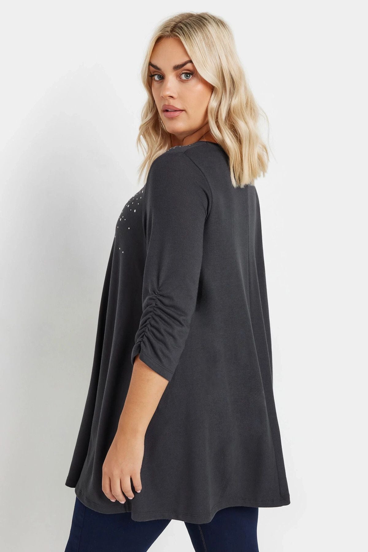 Büyük Beden V Yakası Taş İşlemeli Kolları Büzgülü Bluz 322226