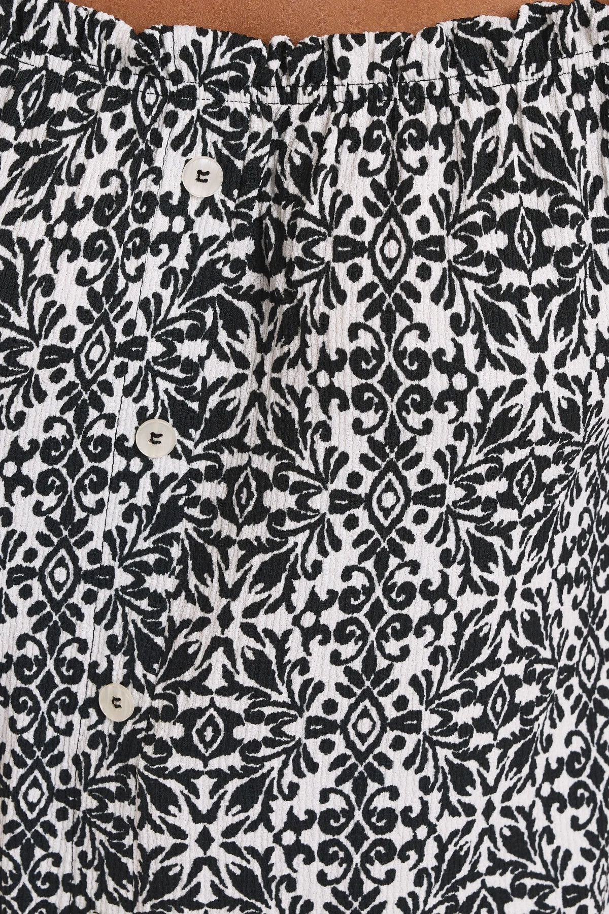 Büyük Beden Düşük Omuzlu Kısa Kollu Düğme Detaylı Desenli Bluz 322679