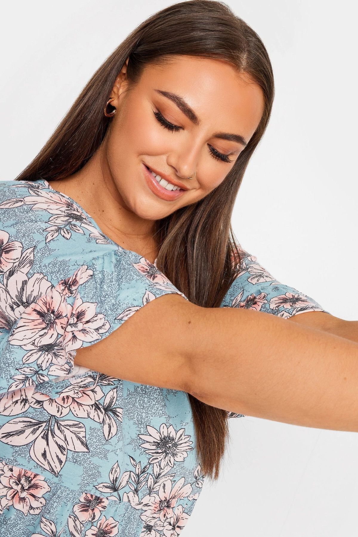 Büyük Beden Desenli Fırfırlı Yarım Kol Likralı Kısa Elbise 302362