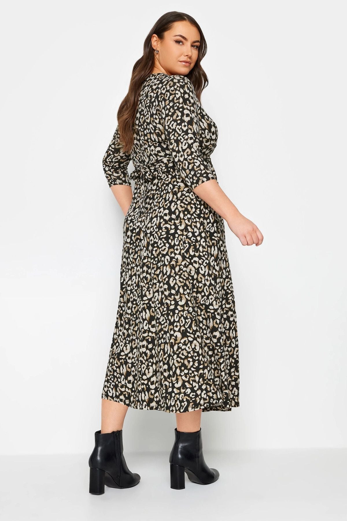 Büyük Beden Leopar Desenli Beli Kuşaklı Kruvaze Yaka Uzun Elbise 302693