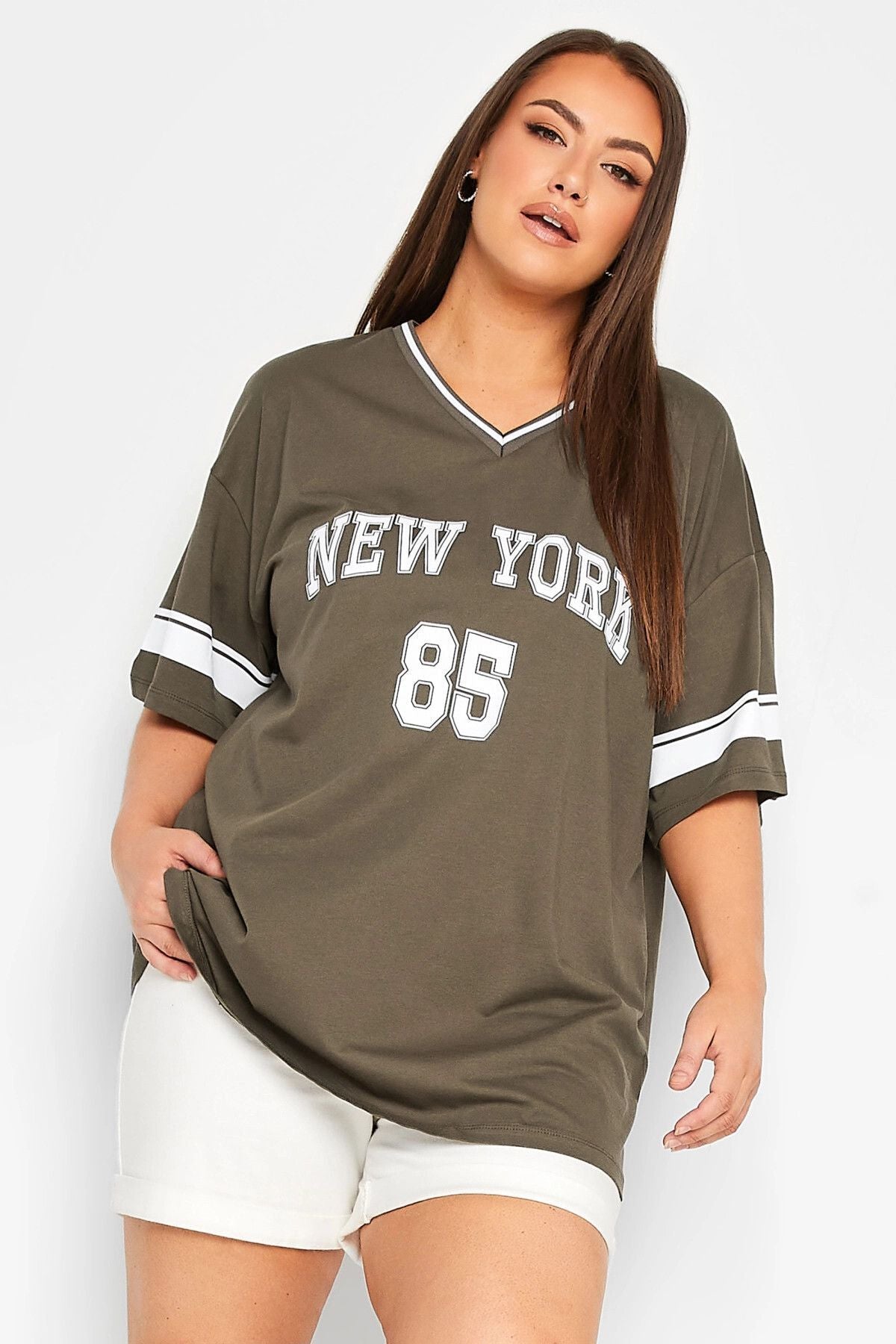 Büyük Beden Önü Baskılı V Yaka Yarım Kollu Uzun Kesim T-Shirt 321020