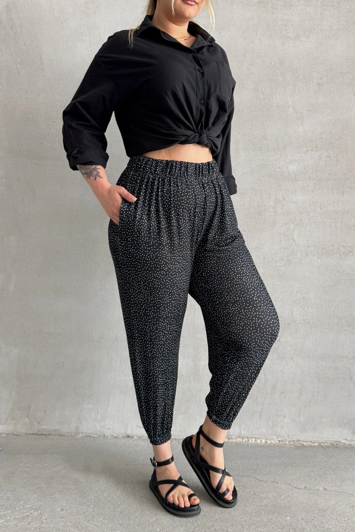 Büyük Beden Beli ve Paçası Lastikli Cepli Desenli Şalvar Pantolon 74-73