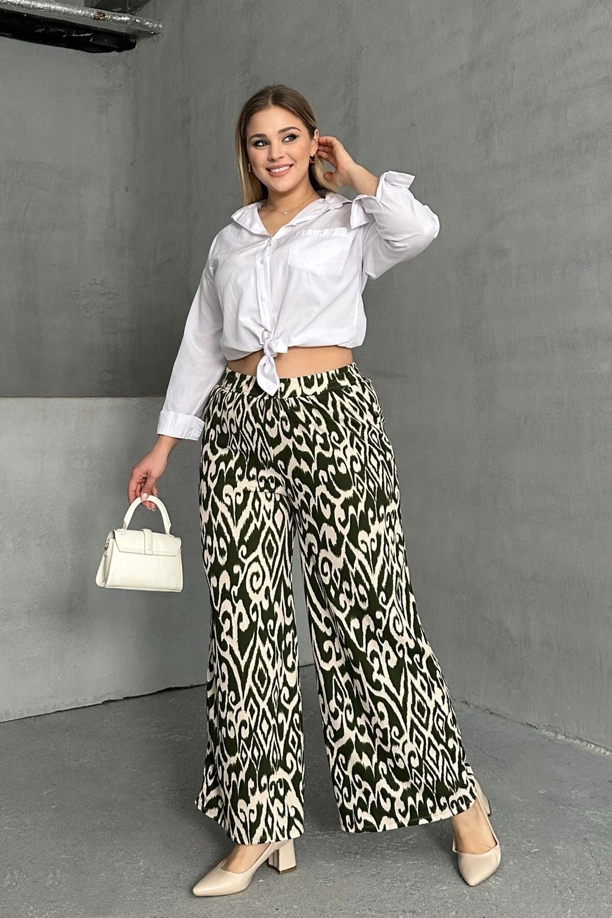 Haki Bej Büyük Beden Beli Lastikli Bol Paça Desenli Cepli Pantolon 303654