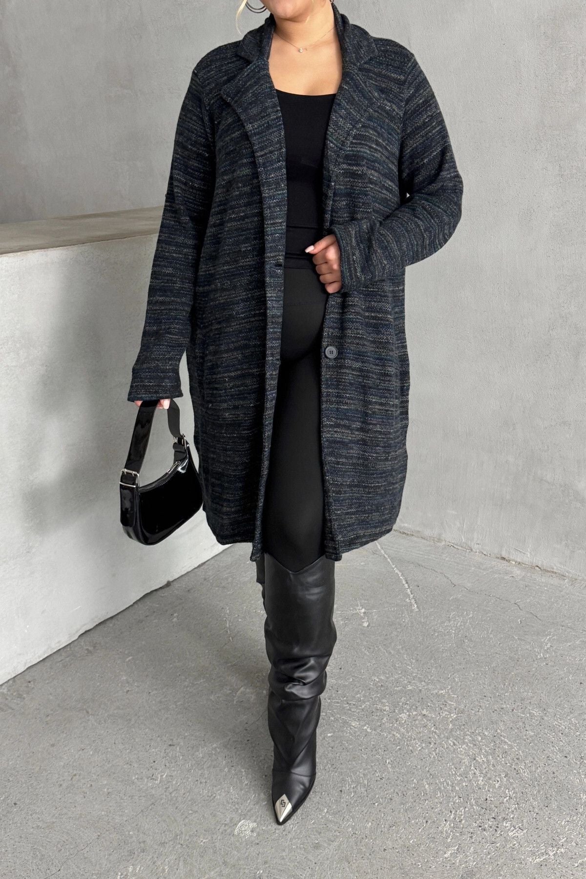 Büyük Beden Uzun Kollu Önü Düğmeli Cepli Uzun İnce Ceket 301800