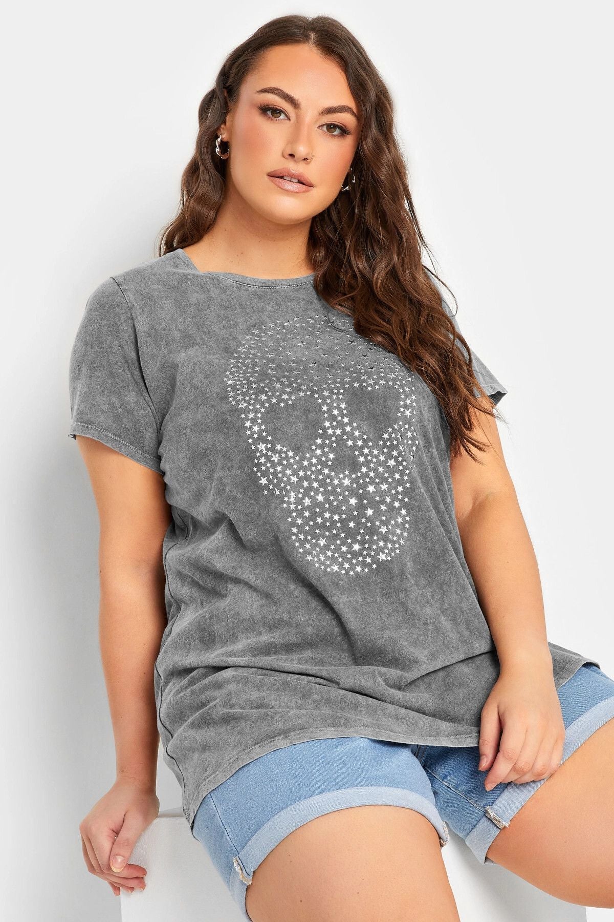 Büyük Beden Yıldızlı Kuru Kafa Baskılı Yıkamalı Yarım Kollu T-shirt 302191