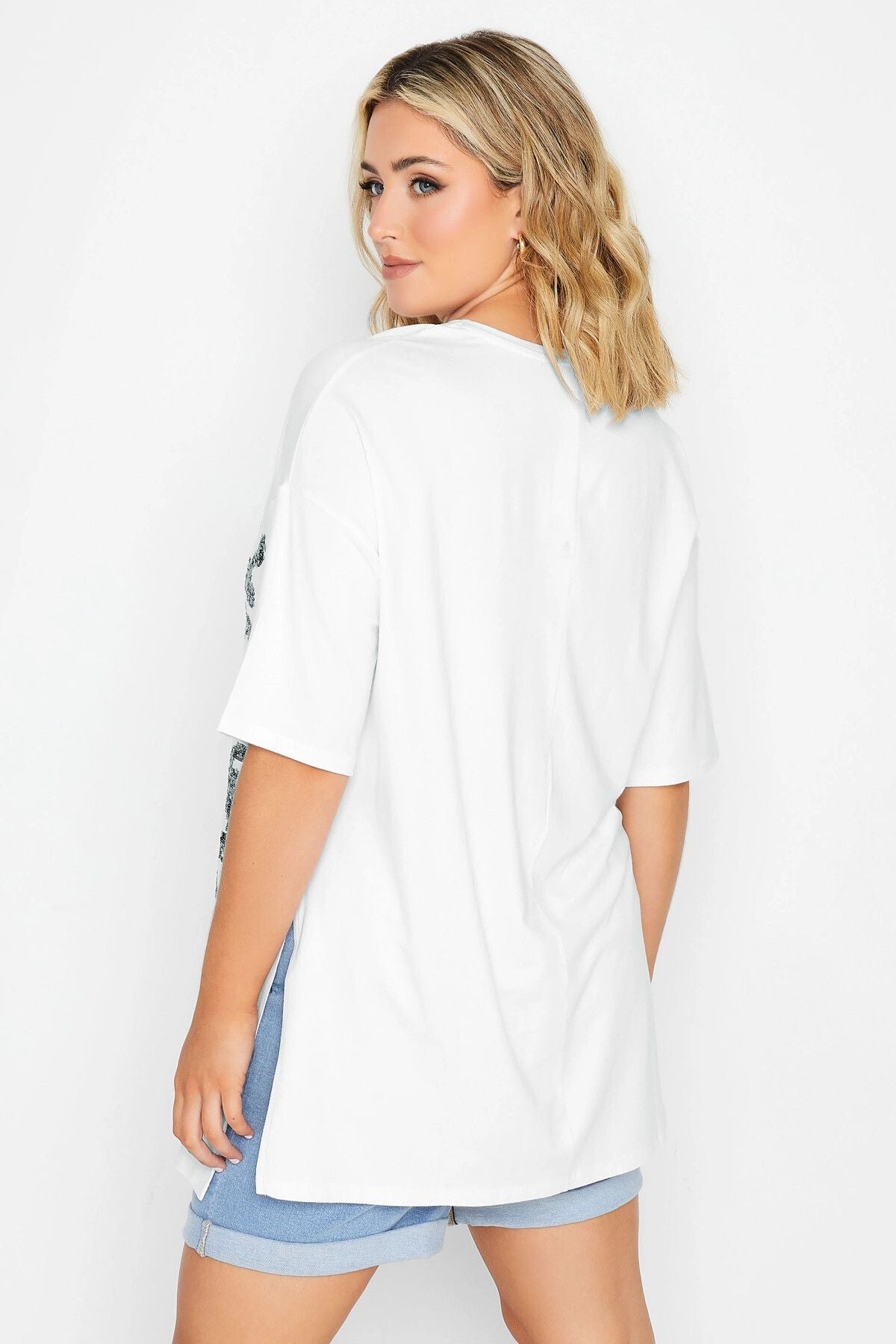 Büyük Beden Yanı Yırtmaç Detaylı Payet İşlemeli Yarım Kollu V Yaka T-shirt 302088