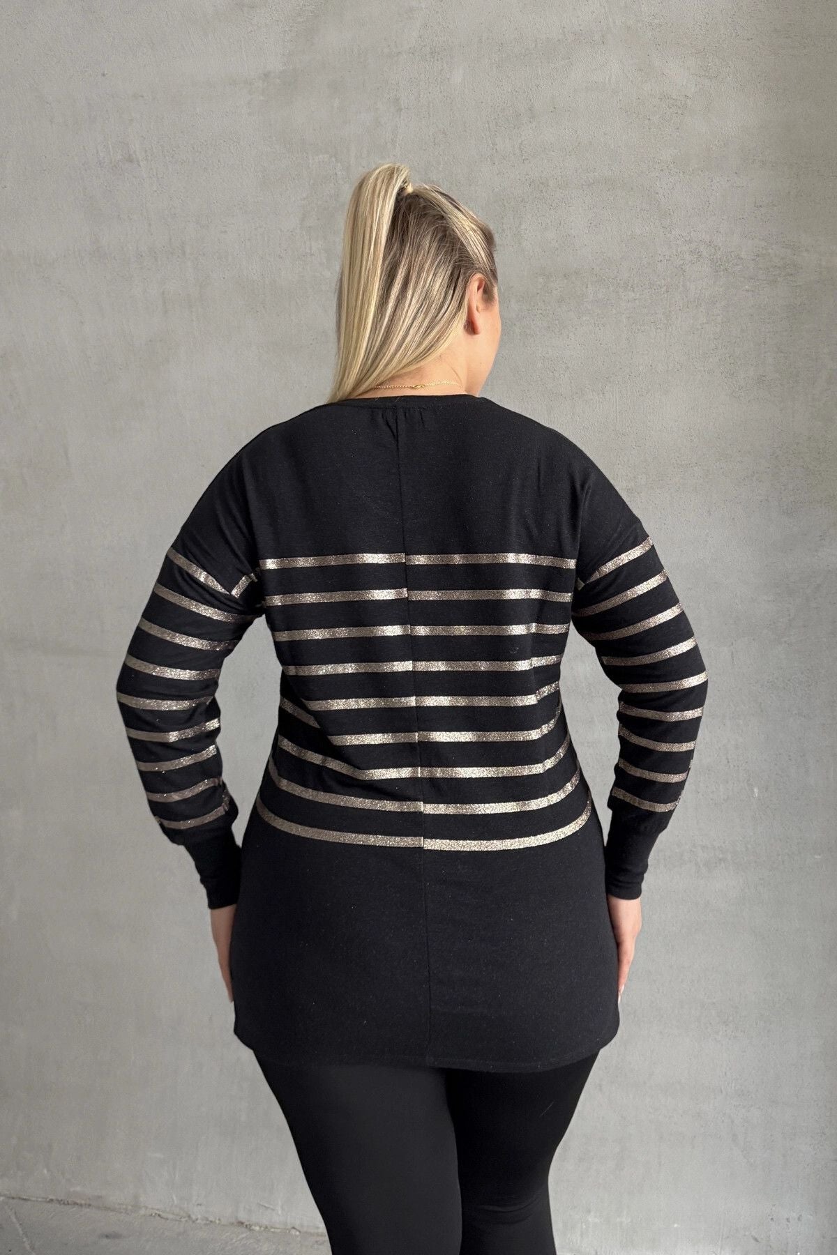 Büyük Beden Uzun Kollu V Yaka Bilekleri Lastikli Bluz 302910