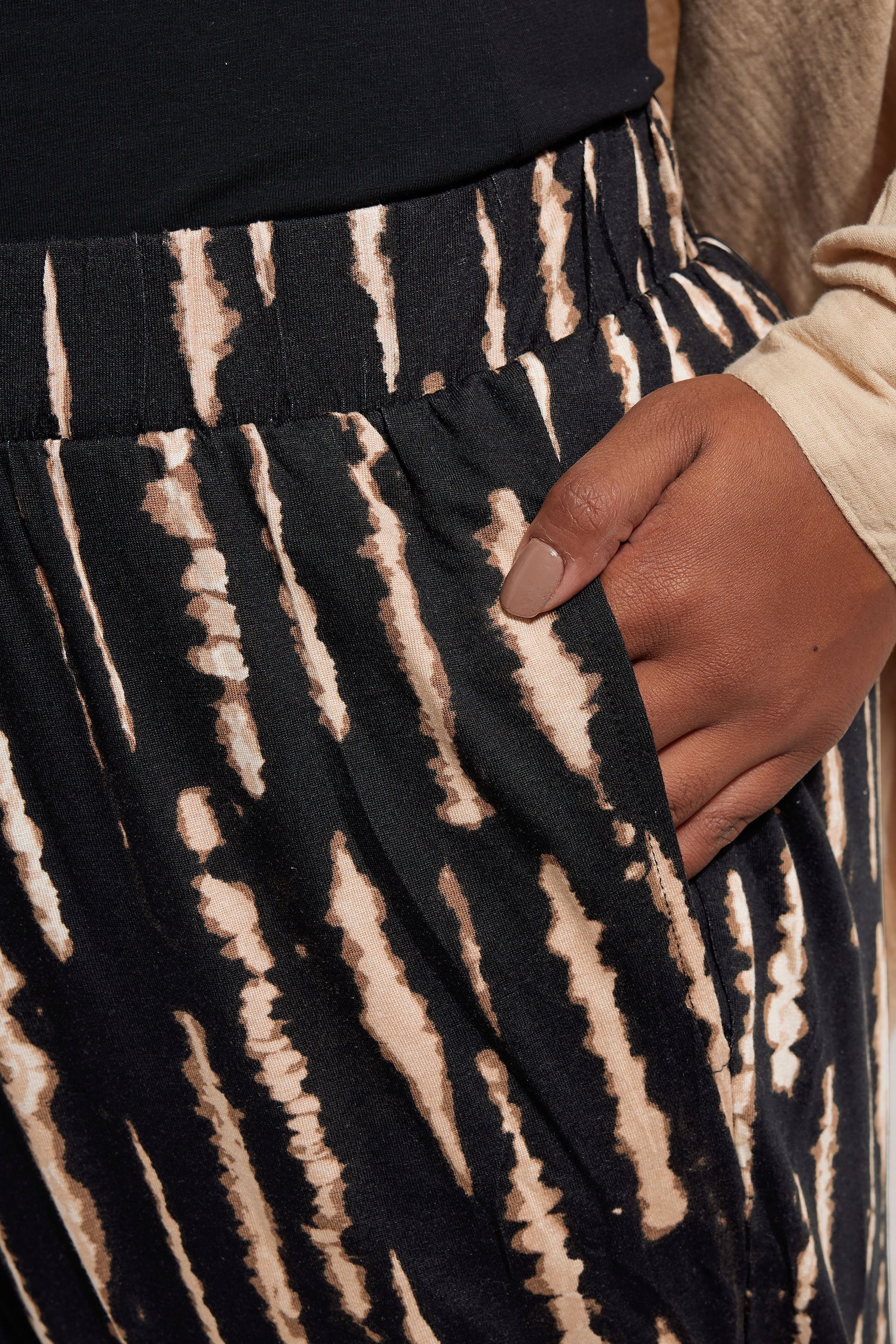 Büyük Beden Paçası Lastikli Likralı Esnek Kumaş Pantolon 145047