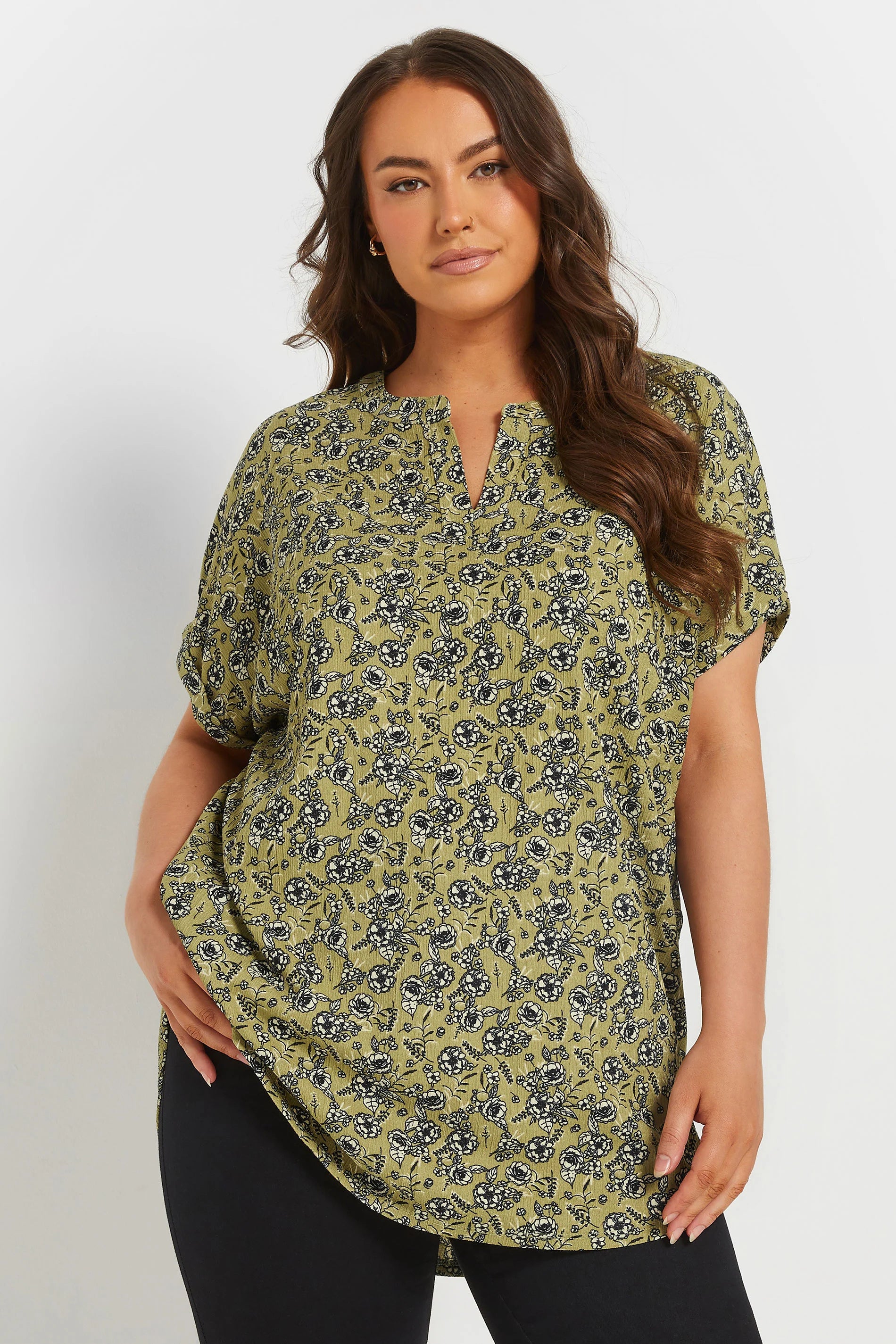 Büyük Beden Çentik Yaka Kısa Kollu Eteği Asimetrik Kesim Desenli Bluz 303867