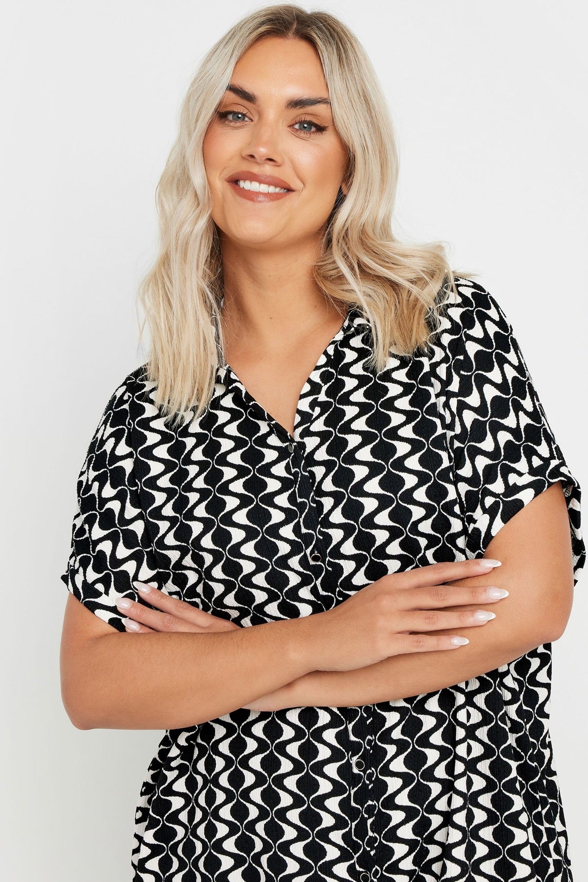 Büyük Beden Kısa Kollu Desenli Gömlek 303962