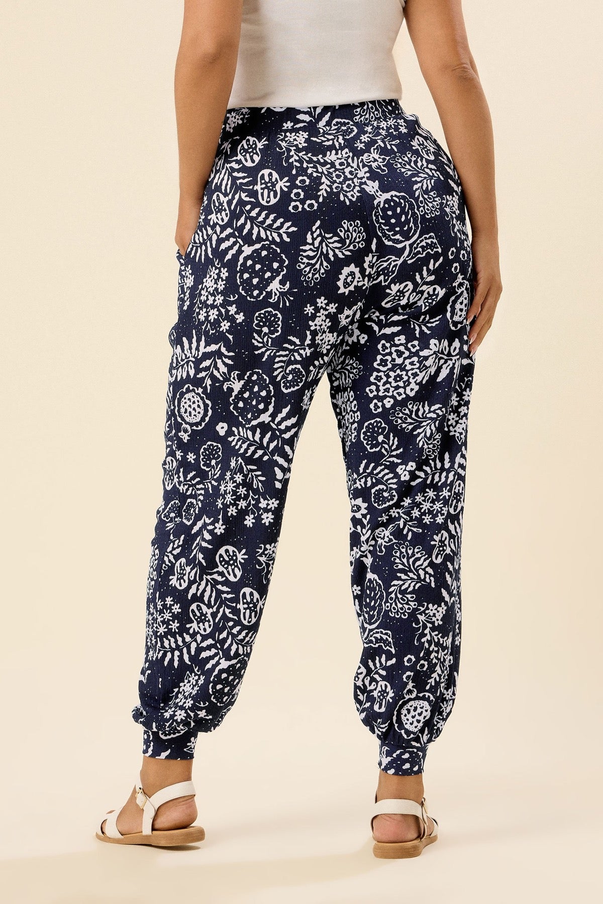 Büyük Beden Havuç Kesim Baskılı Cepli Pantolon 304259