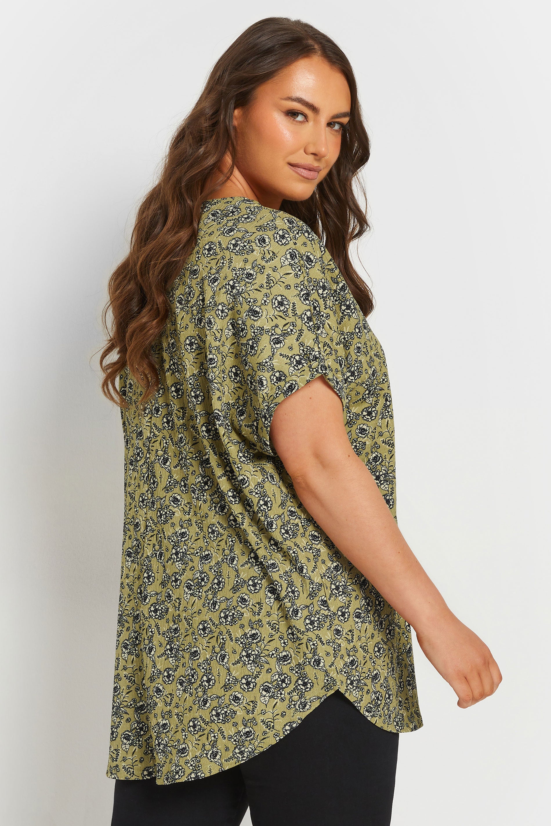 Büyük Beden Çentik Yaka Kısa Kollu Eteği Asimetrik Kesim Desenli Bluz 303867