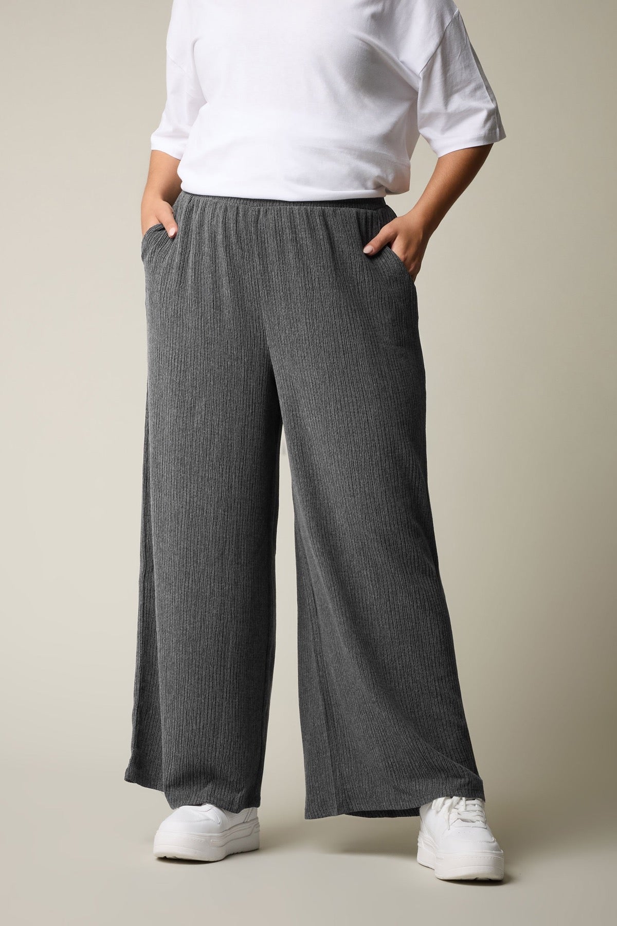 Büyük Beden Beli Lastikli Bol Paça Cepli Pantolon 304012