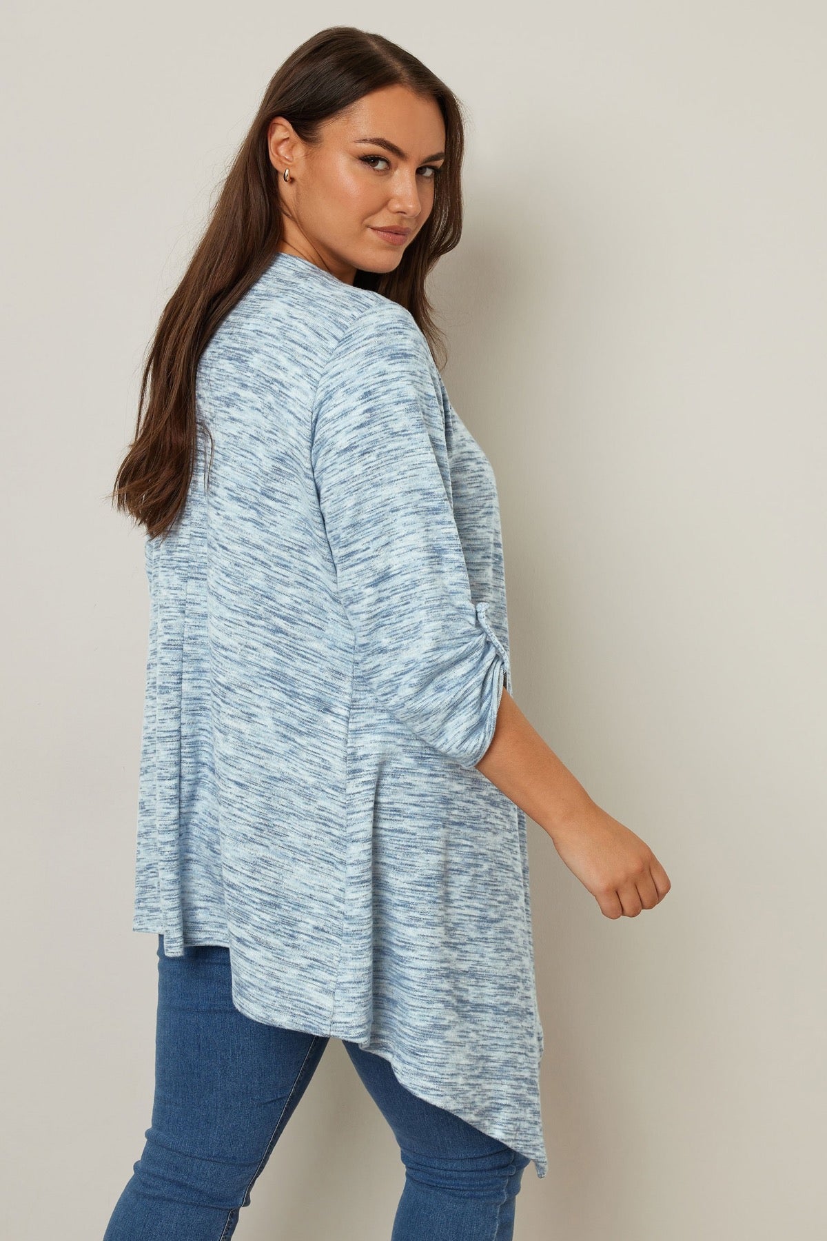 Büyük Beden Uzun Kollu Önü Kapamasız Asimetrik Kesim İnce Hırka 304057