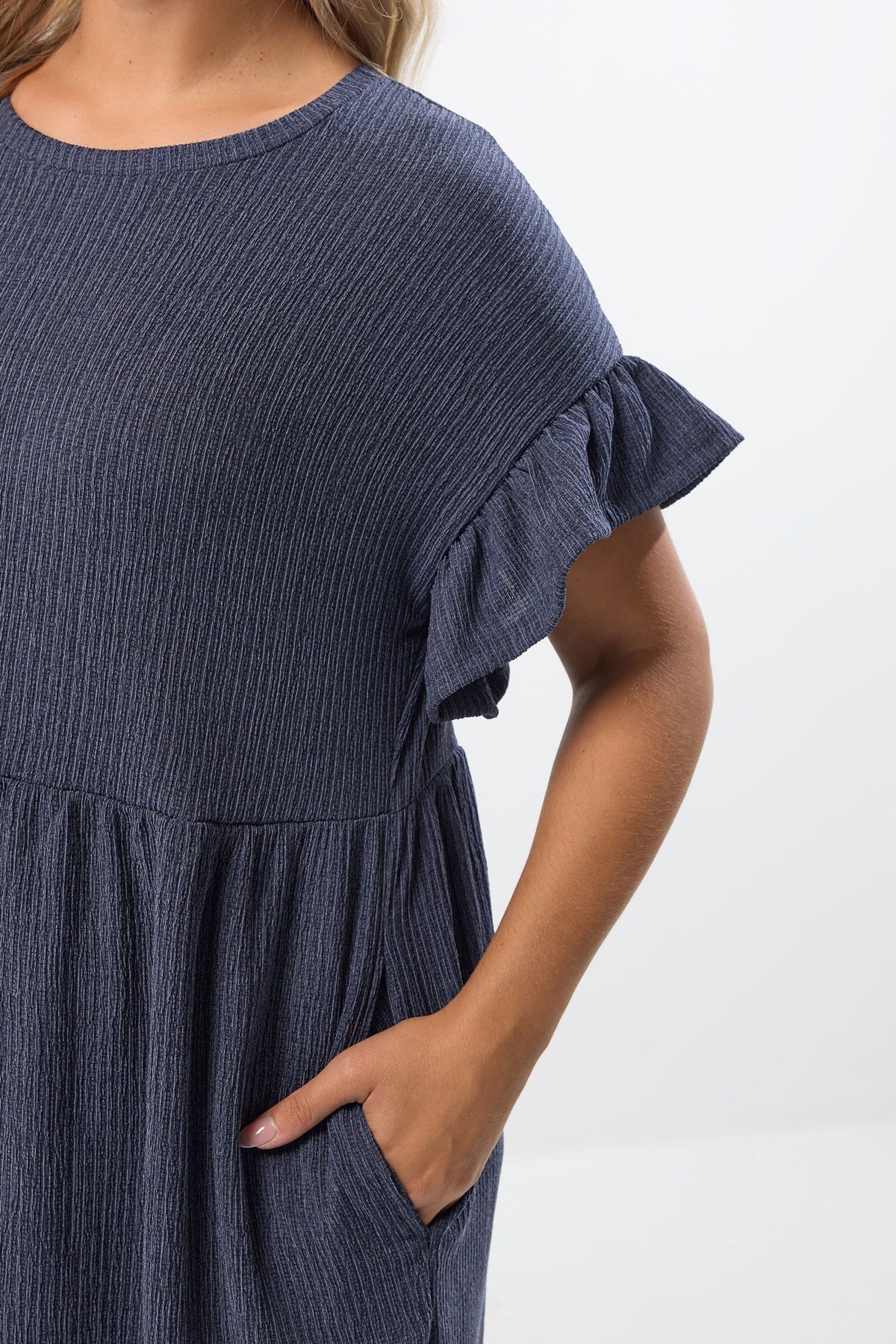 Büyük Beden Bisiklet Yaka Kısa Kollu Fırfırlı Uzun Elbise 270342