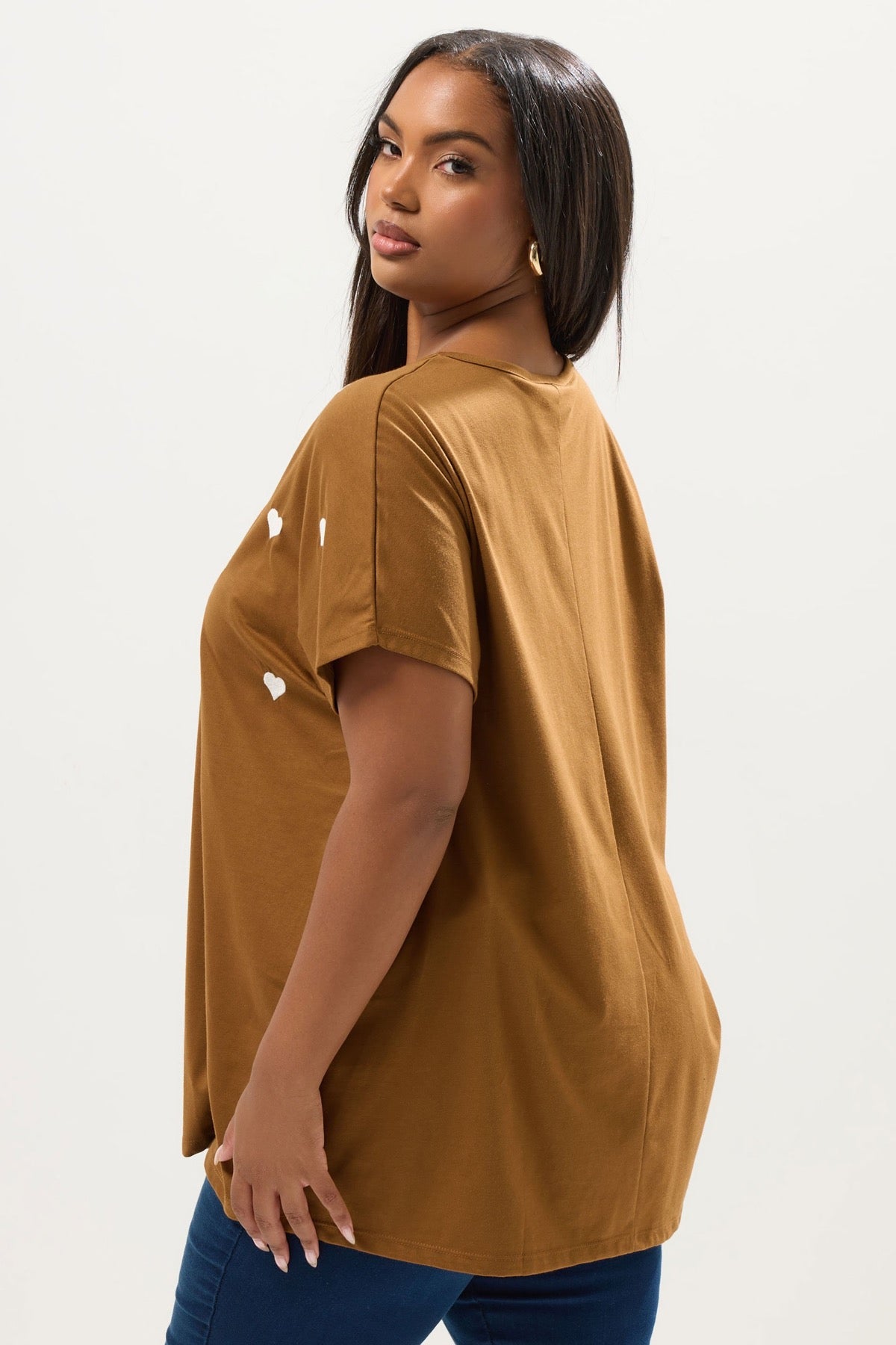 Büyük Beden Bisiklet Yaka Kısa Kollu Kalpli Yırtık Detaylı T-shirt 304392