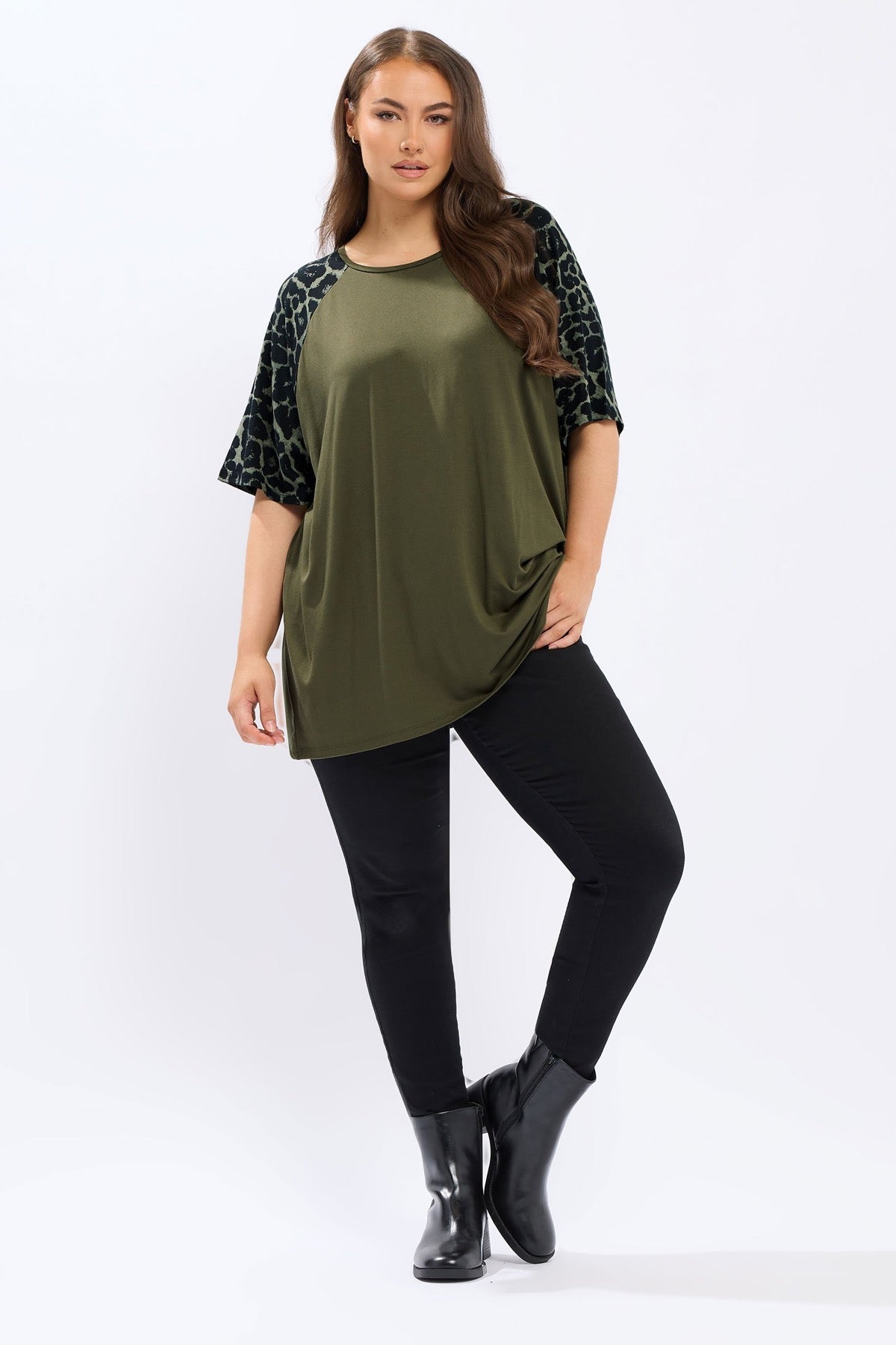 Büyük Beden Bisiklet Yaka Kısa Kollu Leopar Desenli T-shirt 322972