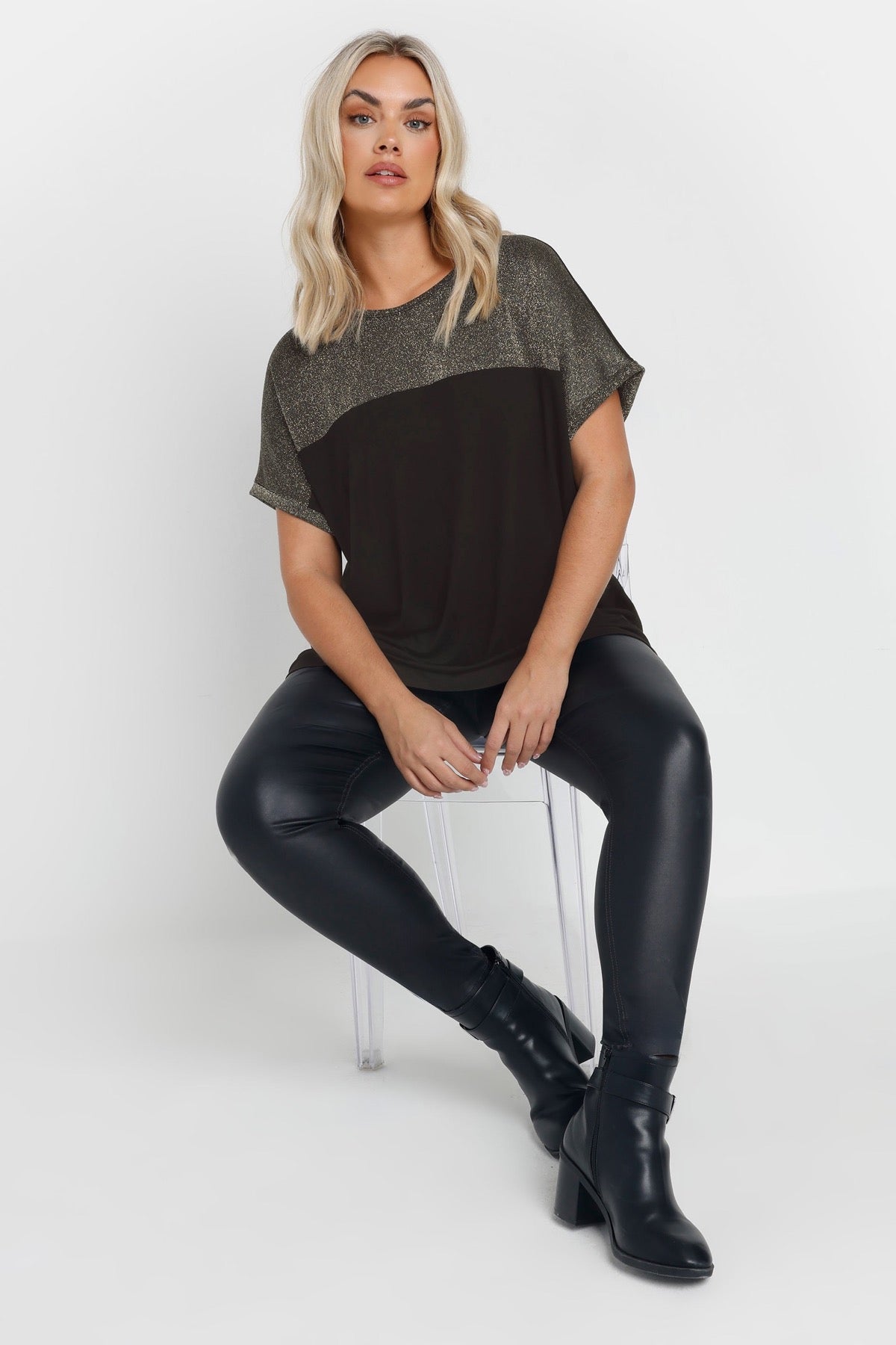 Büyük Beden Bisiklet Yaka Kısa Kollu Parlak Baskılı T-shirt 303843