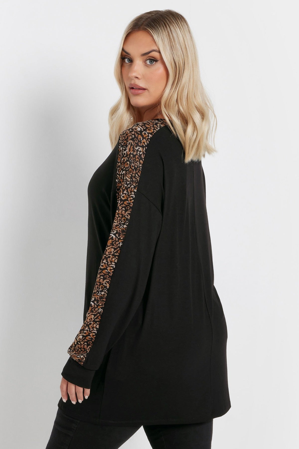 Büyük Beden Bisiklet Yaka Uzun Kollu Leopar Desenli T-shirt 303781