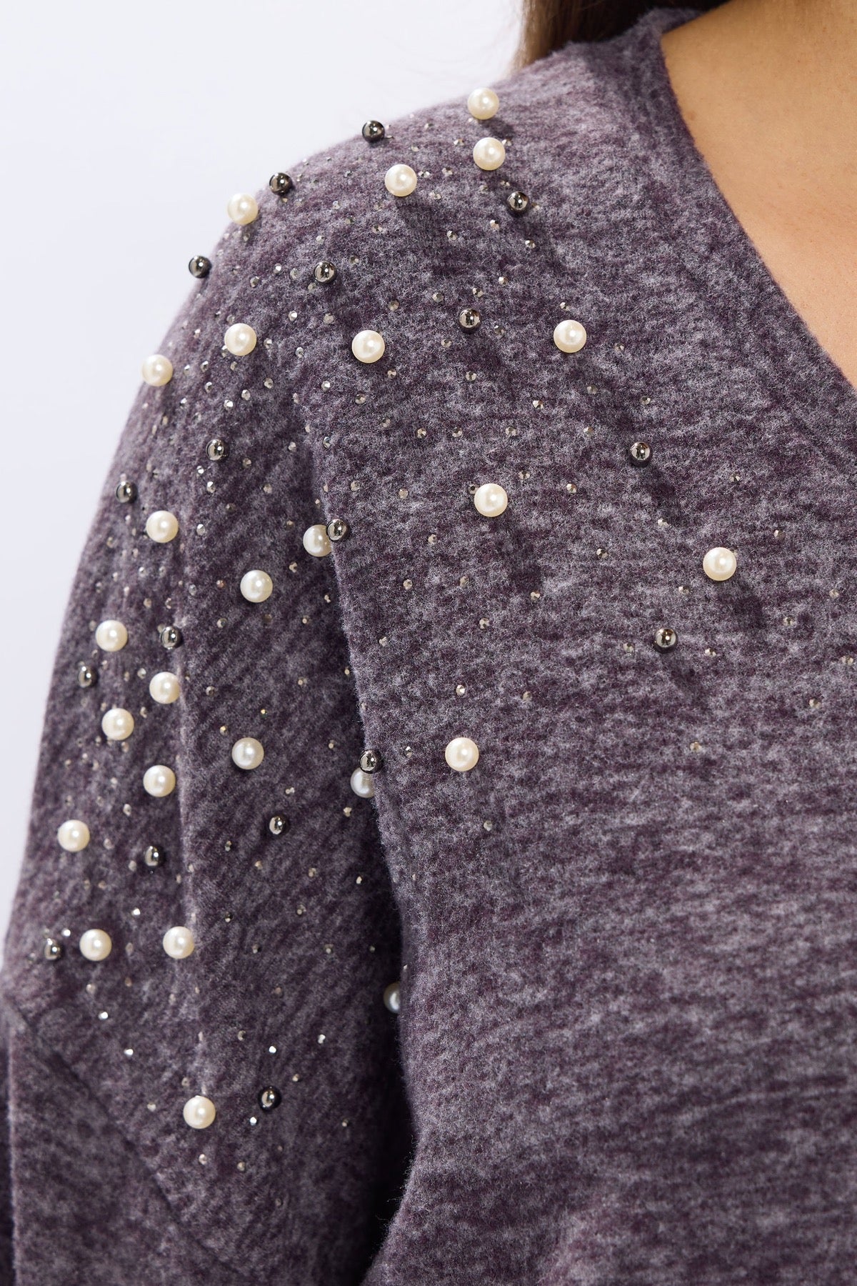 Büyük Beden V Yaka Uzun Kollu Boncuklu Peluş Sweatshirt 285054