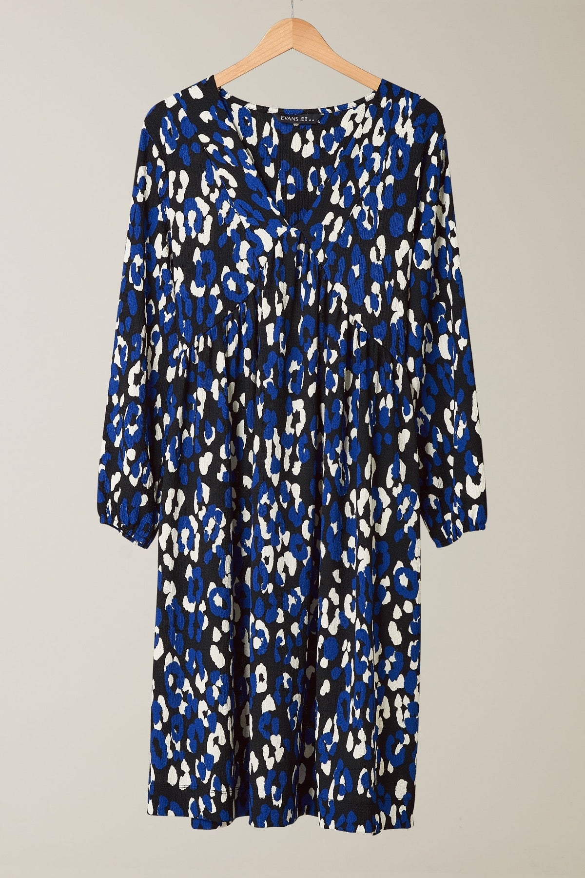 Büyük Beden V Yaka Uzun Kollu Bürümcük Kumaş Midi Elbise 615818