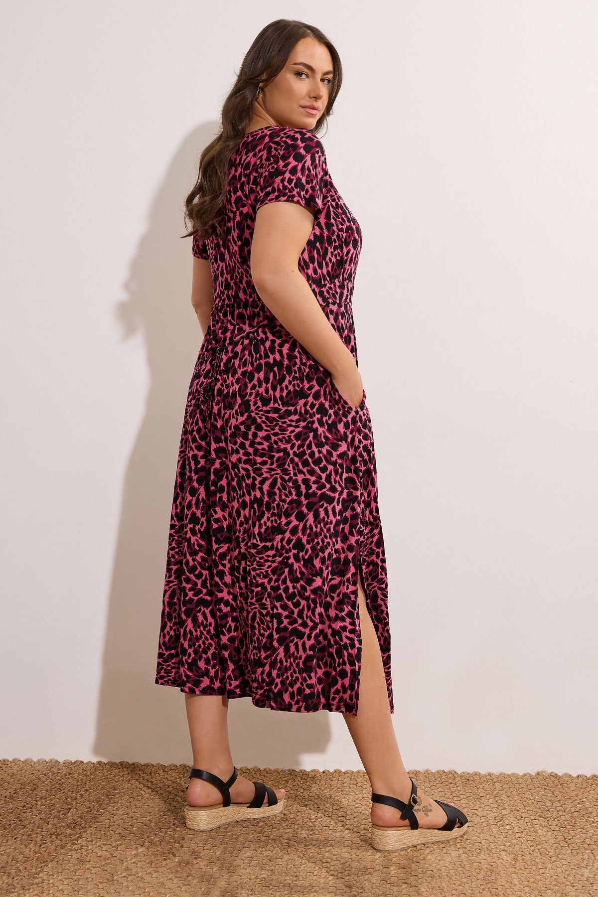 Büyük Beden Yaka Detaylı Kısa Kollu Cepli Yırtmaçlı Maxi Elbise 615605