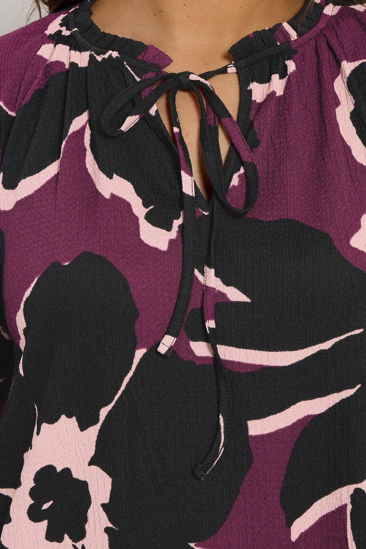 Büyük Beden Yakası Bağlamalı Uzun Kollu Çiçek Desenli Bluz 616410