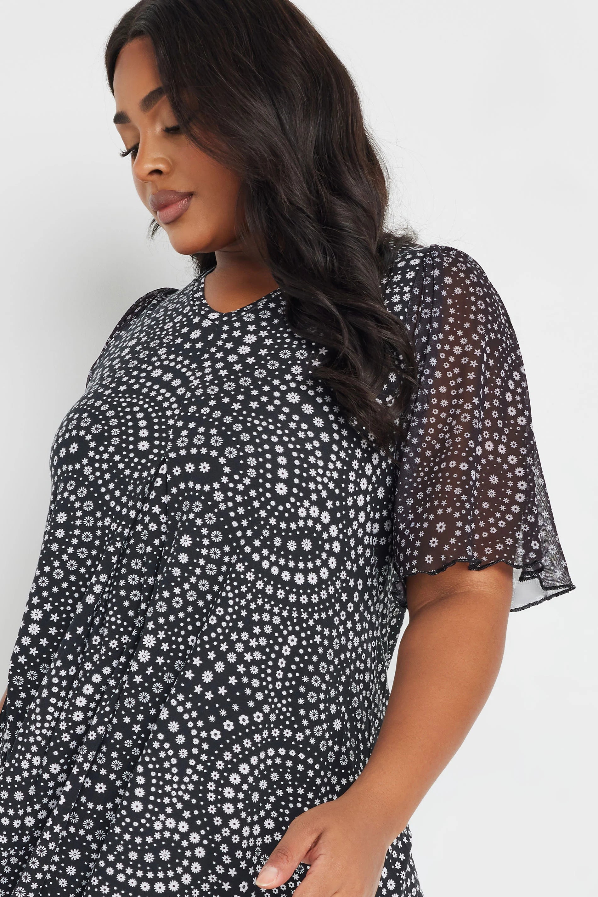 Büyük Beden V Yaka Kolları Tül Detaylı Desenli Bluz 321998