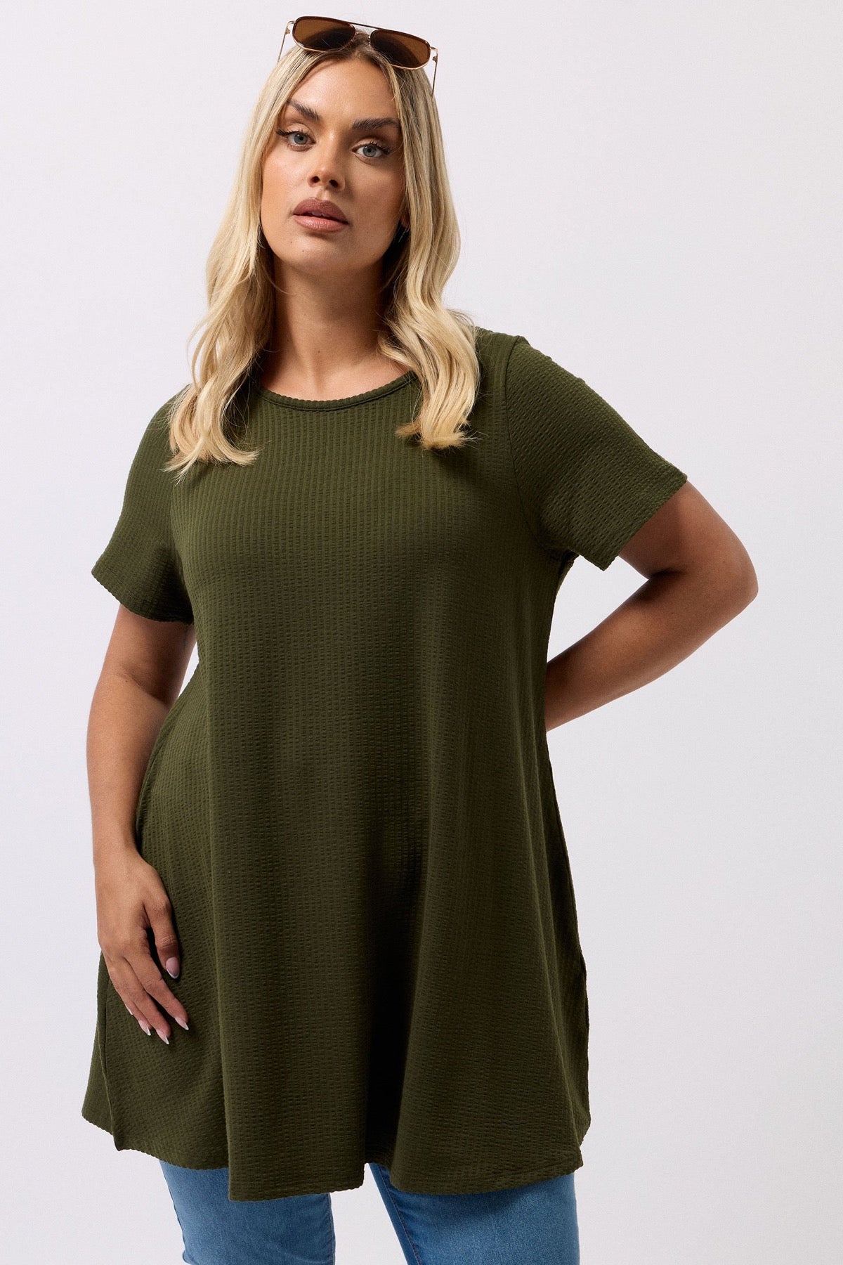 Büyük Beden Bisiklet Yaka Kısa Kollu Dokulu Uzun T-shirt 304001