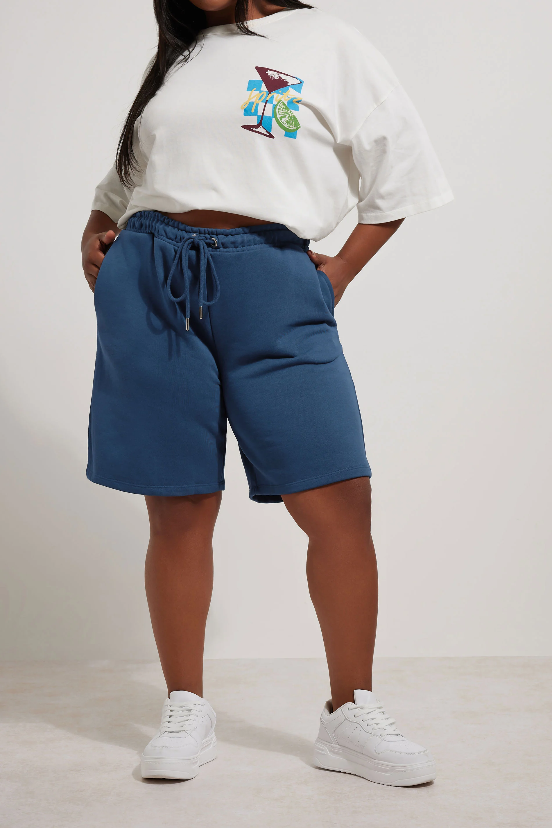 Büyük Beden Cepli Beli Büzgülü Rahat Kesim Şort 303199