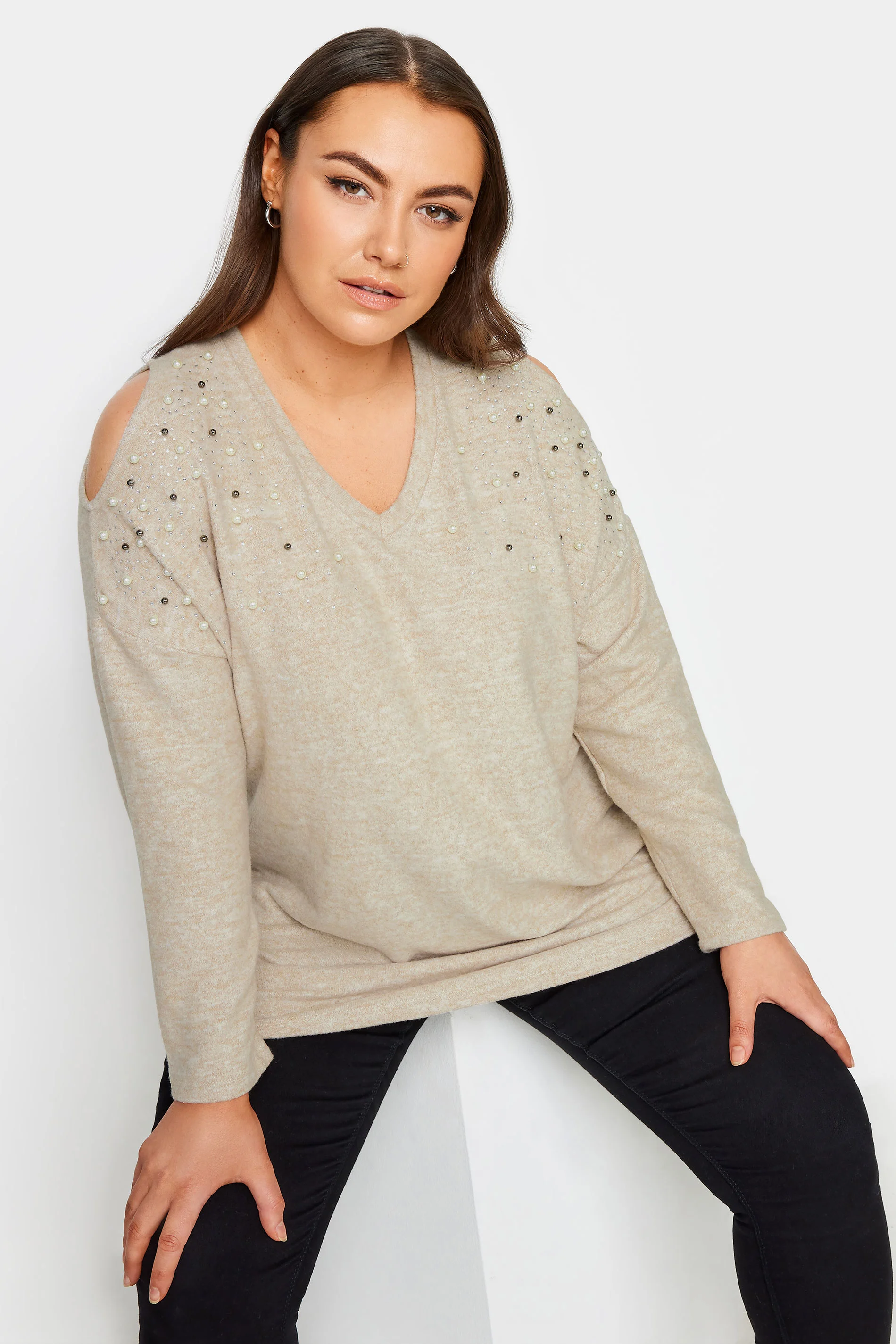 Büyük Beden V Yaka Omuz Detaylı Boncuk İşlemeli Kazak 302776