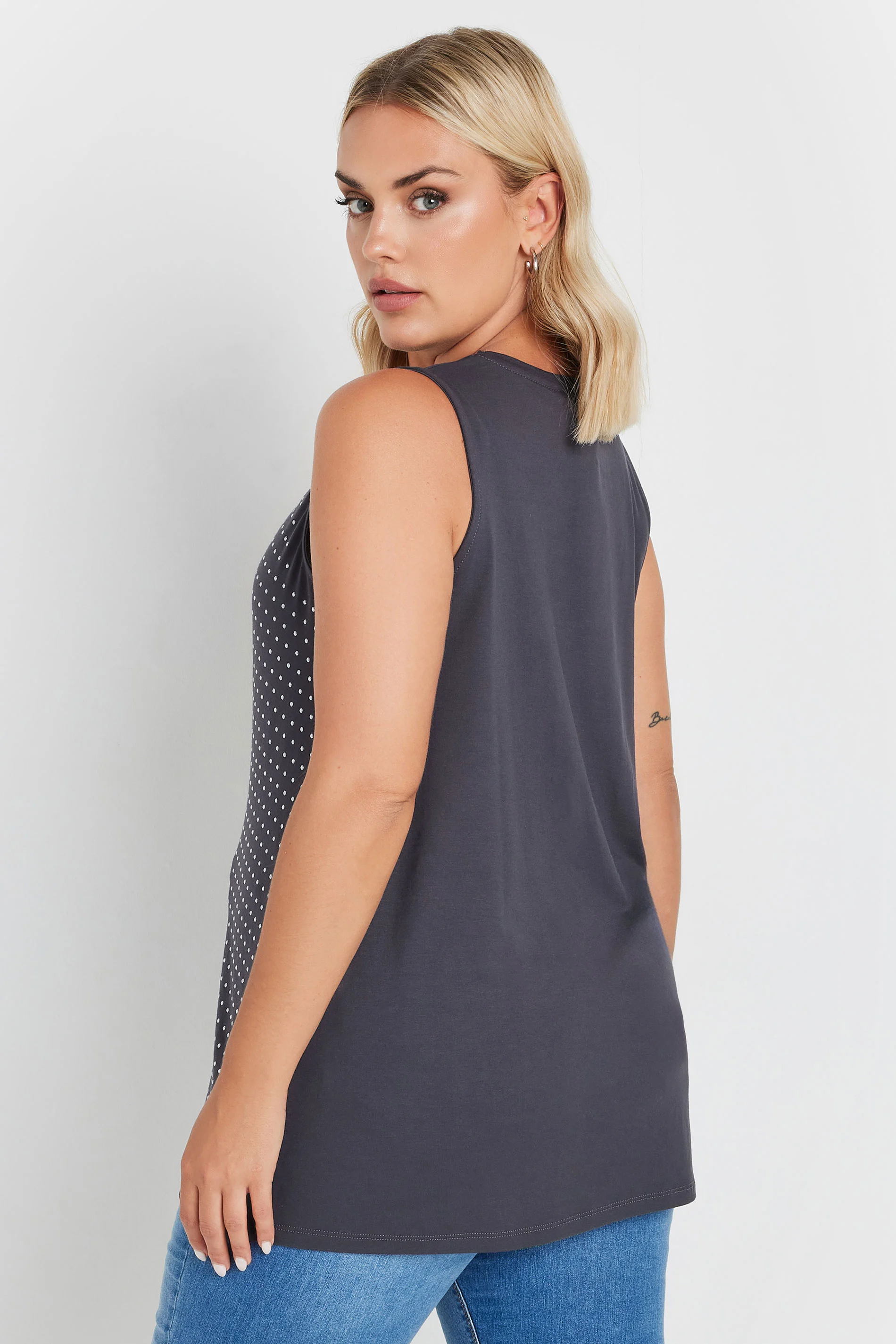 Büyük Beden Sıfır Kol Önü Taş İşlemeli Bisiklet Yaka Bluz 321850