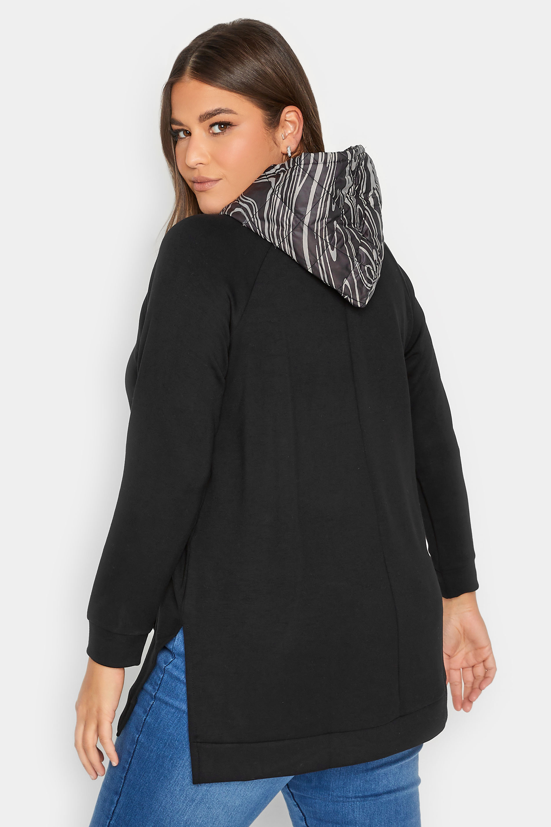 Büyük Beden Uzun Kollu Cepli Yanı Yırtmaçlı Kapüşonu Desenli Sweatshirt 300318