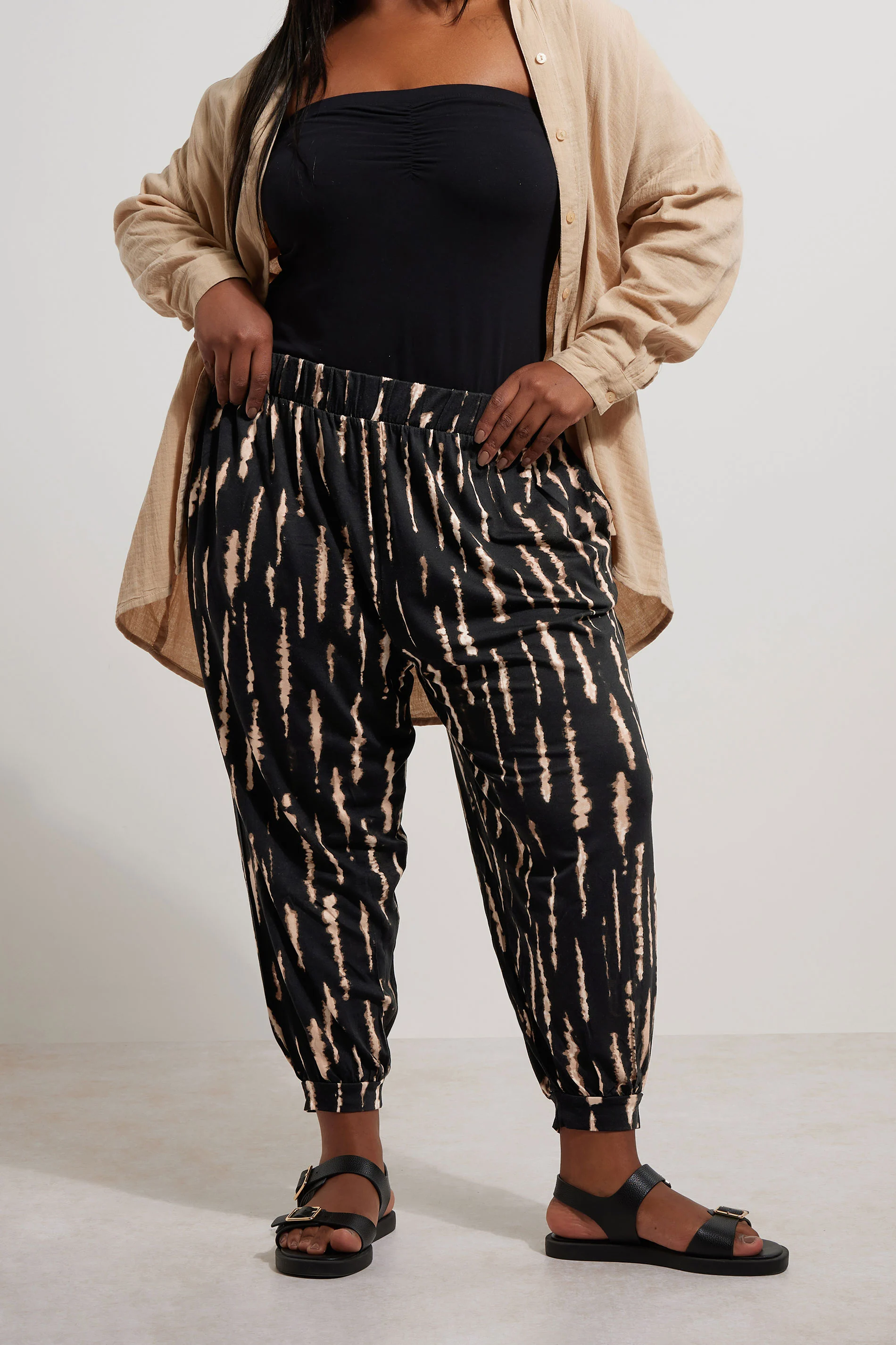 Büyük Beden Paçası Lastikli Likralı Esnek Kumaş Pantolon 145047