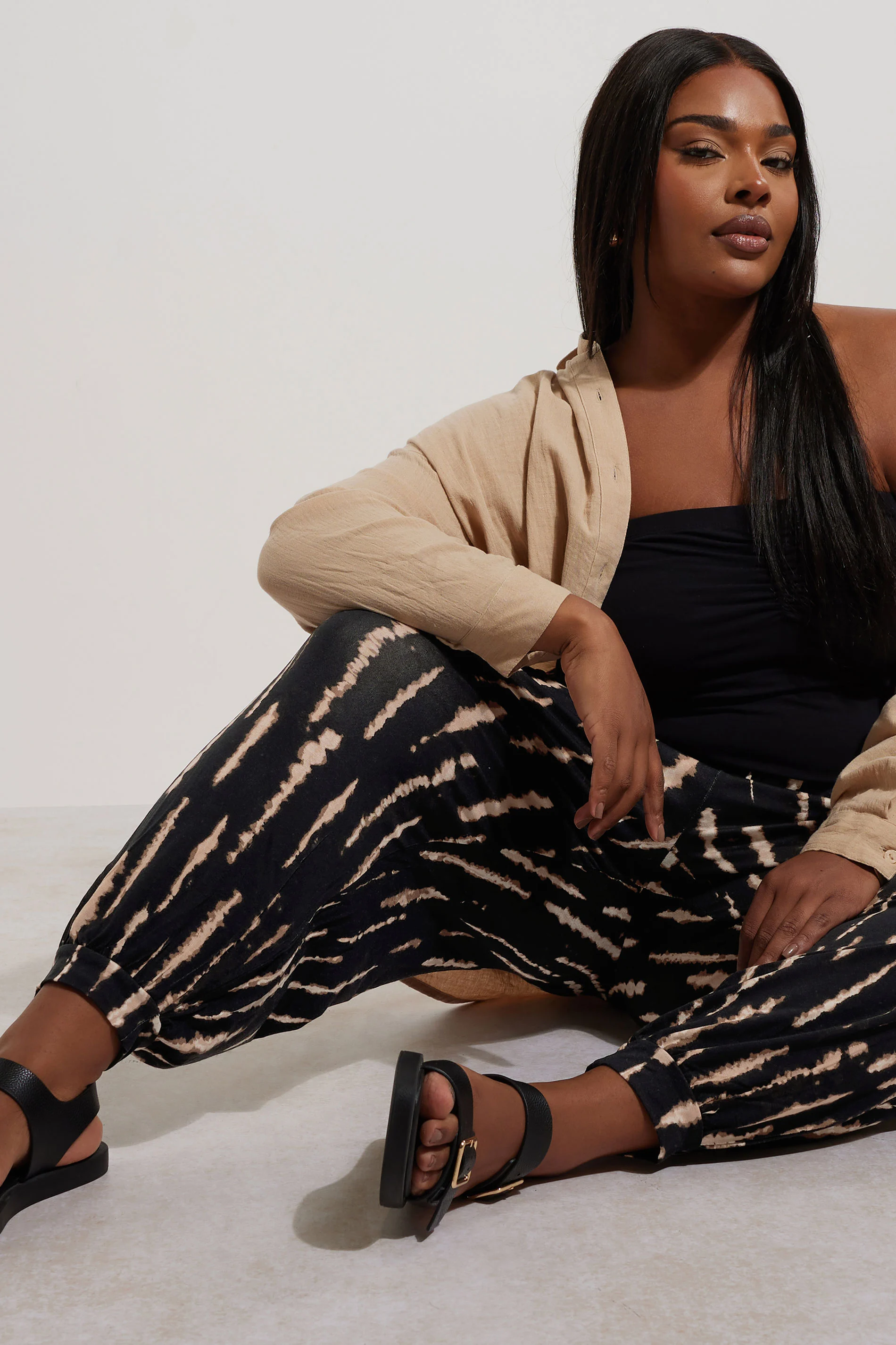 Büyük Beden Paçası Lastikli Likralı Esnek Kumaş Pantolon 145047