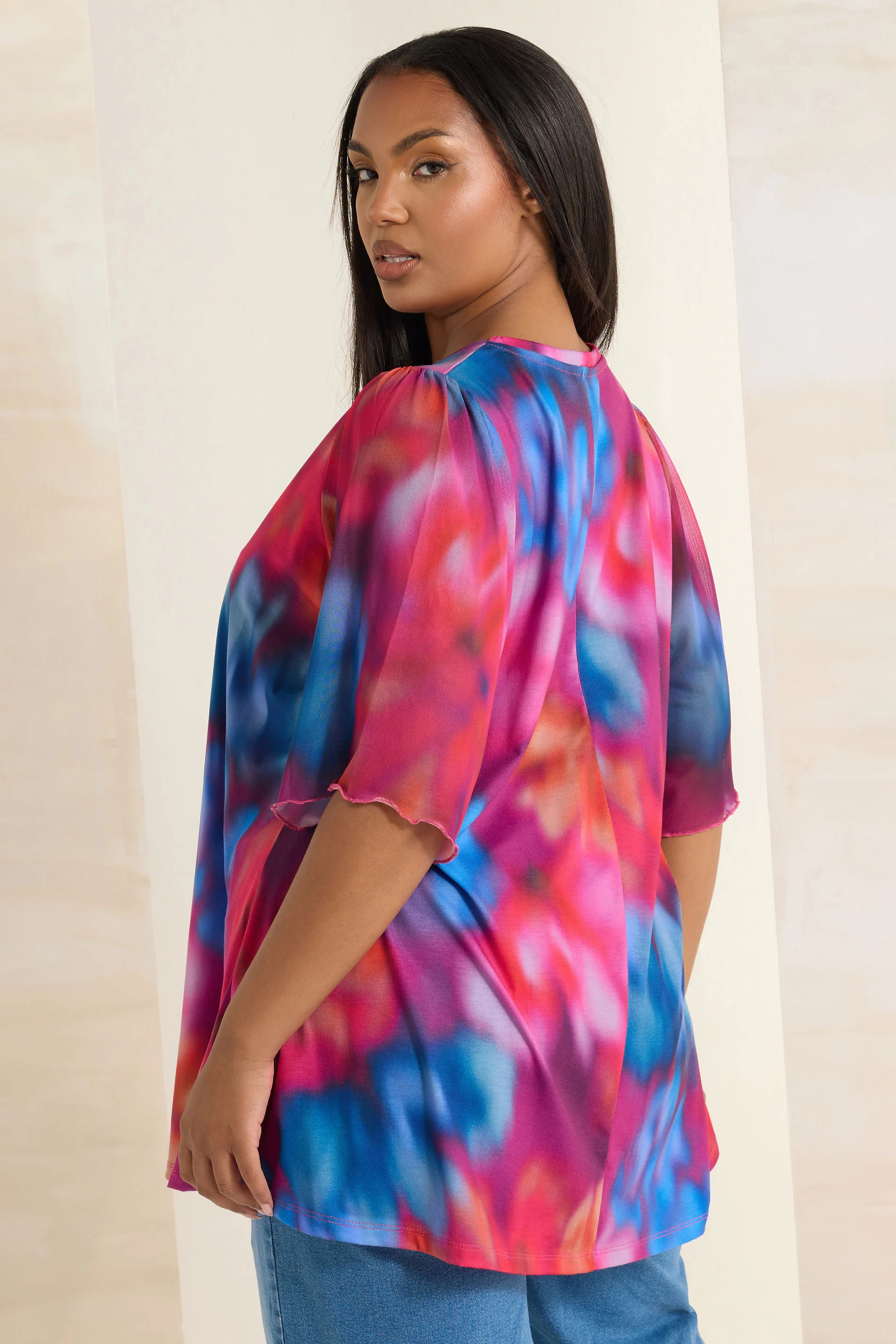 Büyük Beden Uzun Kolları Tül Detaylı Pileli V Yaka Bluz 321822