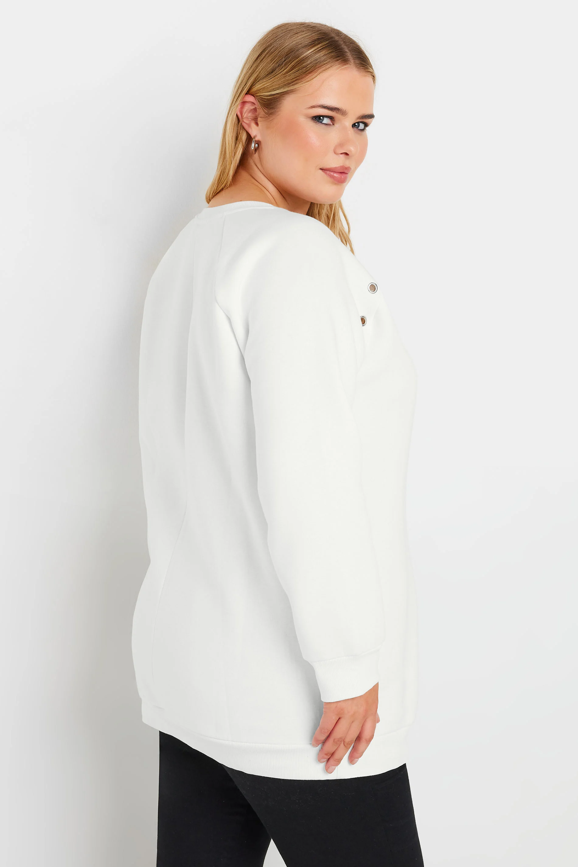 Büyük Beden Bisiklet Yaka Kuşgözü Detaylı Uzun Kollu Sweatshirt 302996