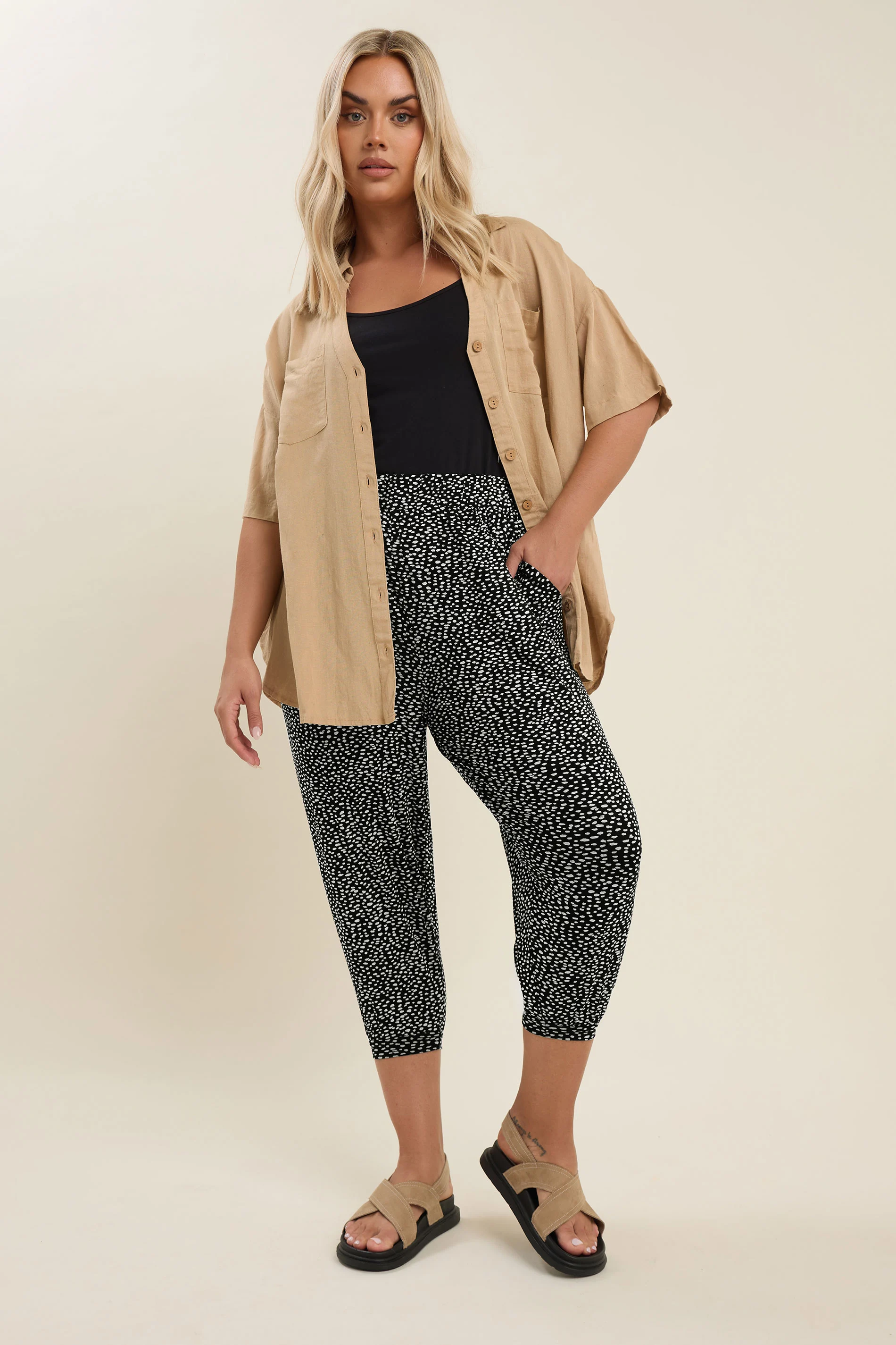 Büyük Beden Dar Paça Bilek Üstü Kısa Kesim Desenli Cepli Pantolon 302447